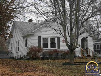 614 SW Roosevelt St, Topeka, KS 66606