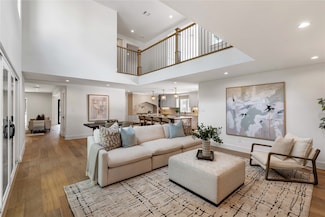 814 Azalea St, Houston, TX 77018