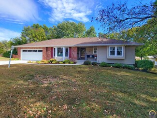 3208 SW MacVicar Ct, Topeka, KS 66611