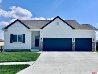 12004 S 107th Ave, Papillion, NE 68046