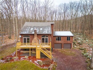 4 Seneca Cir, Hazle Township, PA 18202
