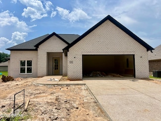 11 Grande Pines Cove, Jackson, TN 38305