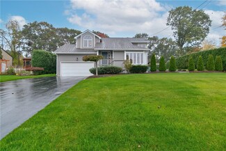 15 David Dr, Cranston, RI 02920