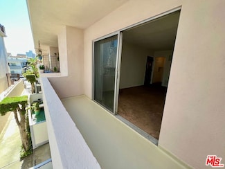 11727 Mayfield Ave Unit 7, Los Angeles, CA 90049