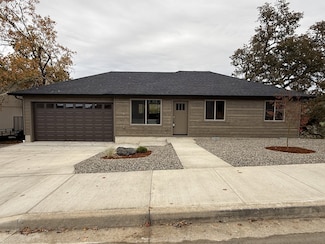 119 Lebleu Ln, Winston, OR 97496