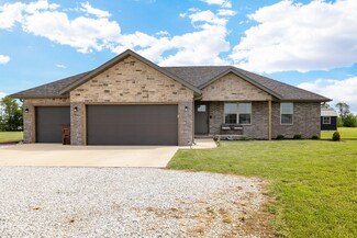 353 Maria Rd, Clever, MO 65631