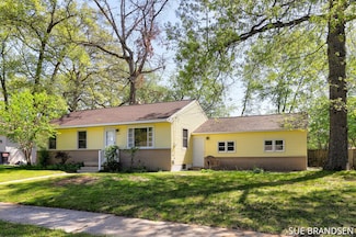 4570 Grantwood Ave SE, Grand Rapids, MI 49508