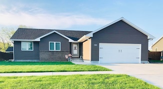 1009 2nd St, Gibbon, NE 68840