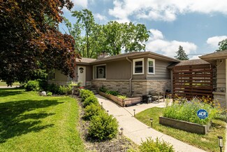 10015 W Glendale Ave, Milwaukee, WI 53225