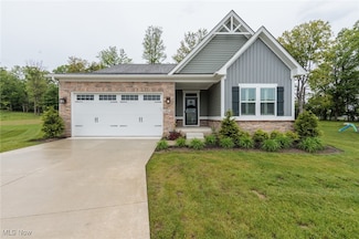 300 Kelley Dr, MacEdonia, OH 44056