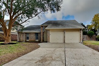 2906 Lotus Ln, Pearland, TX 77584