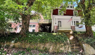 1135 Pen Mar Ave, Bluefield, WV 24701