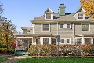 1570 Ashland Ave, Evanston, IL 60201