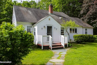31 W Oxbow Rd, Shelburne Falls, MA 01370