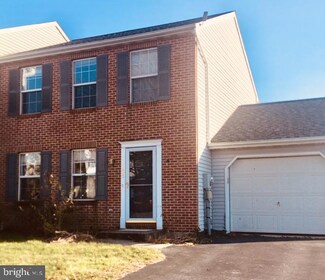 155 Chelmsford Dr, Marietta, PA 17547