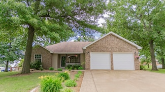 310 W Vern Ave, Stockton, MO 65785