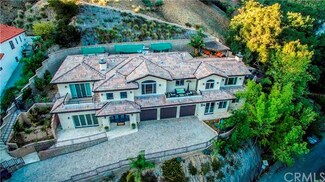 2845 Kennington Dr, Glendale, CA 91206