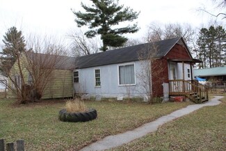 219 W Locust Dr, Knox, IN 46534