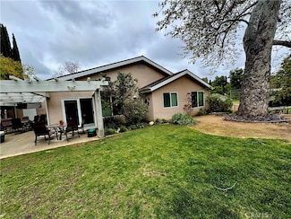 5500 Medea Valley Dr, Agoura Hills, CA 91301