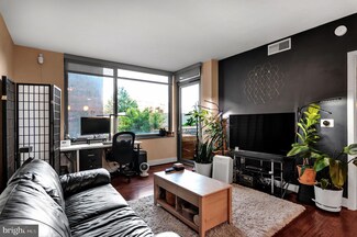 2001 15th St N Unit 220, Arlington, VA 22201