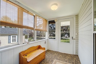 367 Whalom Rd Unit 1, Lunenburg, MA 01462
