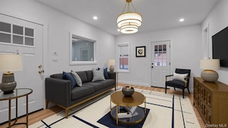 679 E 221st St, Bronx, NY 10467