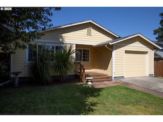 1673 29th St, Florence, OR 97439