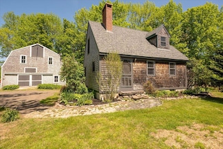 15 Feylers Corner Rd, Waldoboro, ME 04572