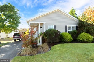 46 Highlands Rd, Stafford Township, NJ 08050