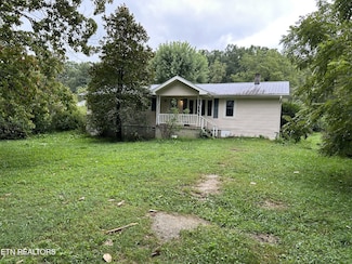 2120 Meadowview Dr, Jamestown, TN 38556