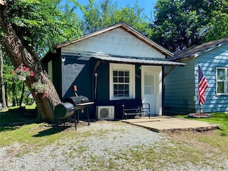 125 S 3rd St, Okemah, OK 74859