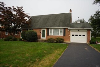42 Lynnwood Dr, Allentown, PA 18109