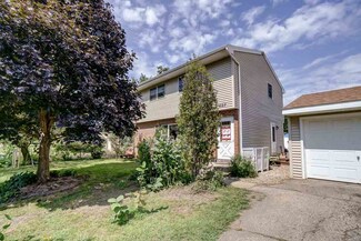 3025 Thinnes St, Cross Plains, WI 53528