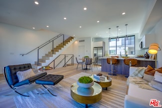 6501 N Flamingo Dr, Los Angeles, CA 90038