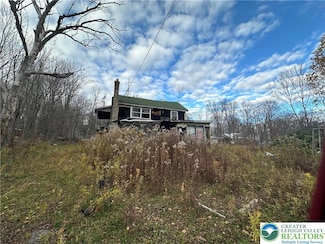 27 Richland Rd, Covington Township, PA 18444