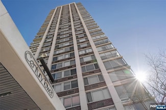 1600 Parker Ave Unit 21B, Fort Lee, NJ 07024