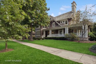 403 E Center Ave, Lake Bluff, IL 60044