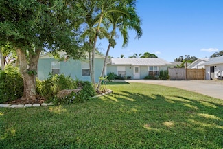 9032 SE Sandridge Ave, Hobe Sound, FL 33455