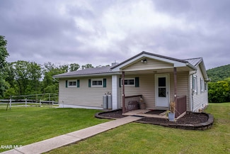 139 River Rd, Tyrone, PA 16686