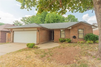 613 Coopers Hawk Dr, Norman, OK 73072