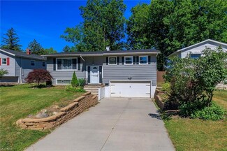 3529 Hunter Dr, North Olmsted, OH 44070
