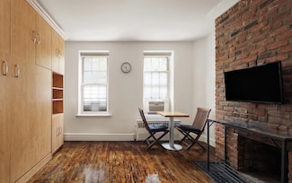 210 E 21st St Unit 2D, New York, NY 10010
