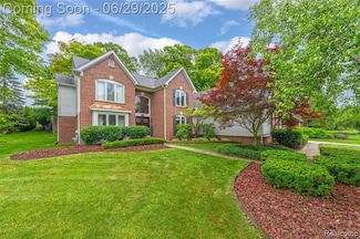 4240 Blue Heron Dr, Auburn Hills, MI 48326