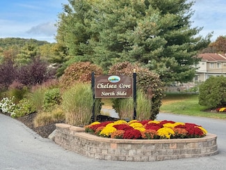 5904 Chelsea Cove N, Hopewell Junction, NY 12533