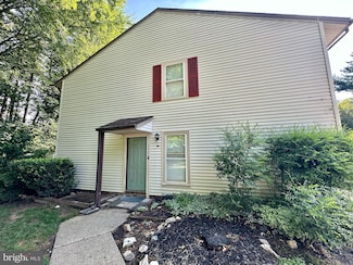 2823 Chablis Cir, Woodbridge, VA 22192