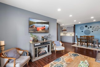 4010 Foss Rd Unit 104, Columbia Heights, MN 55421