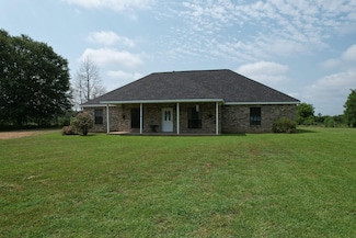 862 County Road 4570, Kennard, TX 75847