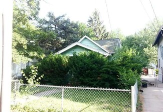 1423 Greenwood Ave, Rockford, IL 61107