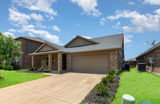 7521 Captain Ln, Fort Worth, TX 76179