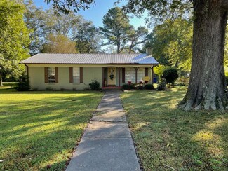 602 Sycamore St, Como, MS 38619